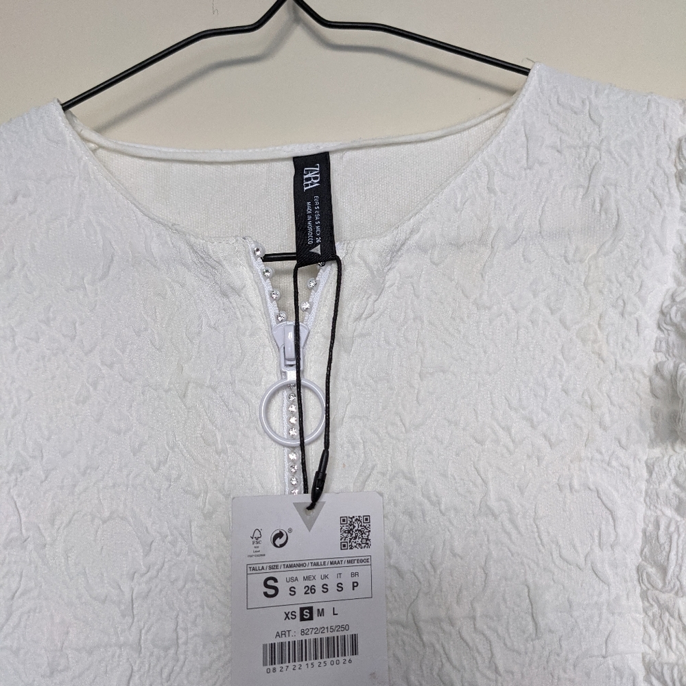 Zara Ruffle Shoulder Cropped Length Blouse - Picture 3 of 6